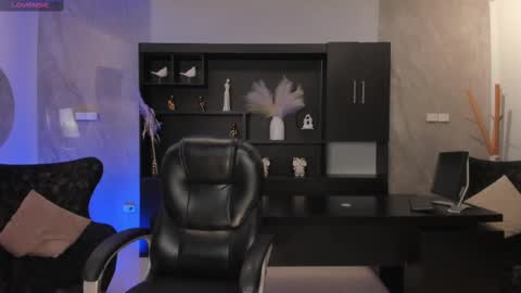 AMY WALKER online show from March 2025 10:04:01 AM