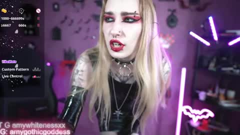 Snapshot of amywhitenessxx chatting on June 2026 11:15:02 AM Amy switch Goddess divine Mistress online show from June 2026 11:15:02 AM