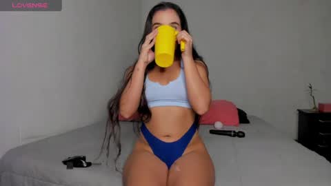 Amyy online show from April 2026 11:35:01 PM