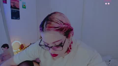 Snapshot of amyy_rouse chatting on July 2026 12:27:01 AM Collinns online show from July 2026 12:27:01 AM