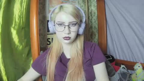 Snapshot of ana_dewitt chatting on February 2025 03:06:02 AM ana dewitt online show from February 2025 03:06:02 AM