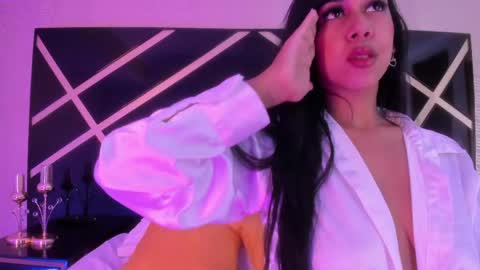 Snapshot of ana_gonzalez chatting on May 2026 01:30:01 PM Ana Gonzalez online show from May 2026 01:30:01 PM