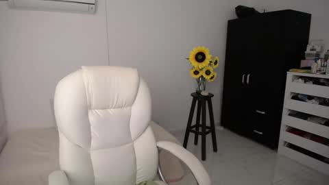  Ana  online show from March 2025 06:54:01 PM