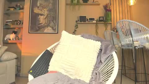 Ana Maria online show from September 2025 08:09:01 PM