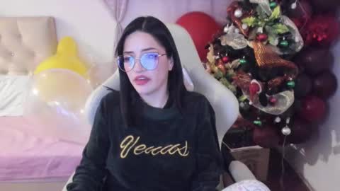 Snapshot of ana_ruuh chatting on December 2024 07:27:02 PM Im anna but you can call me as you want online show from December 2024 07:27:02 PM