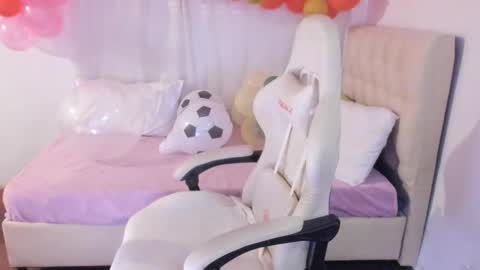 Snapshot of ana_ruuh chatting on March 2025 02:15:01 AM Im anna but you can call me as you want online show from March 2025 02:15:01 AM