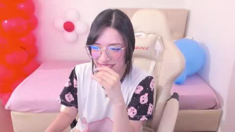 Snapshot of ana_ruuh chatting on March 2026 08:37:01 PM Im anna but you can call me as you want online show from March 2026 08:37:01 PM