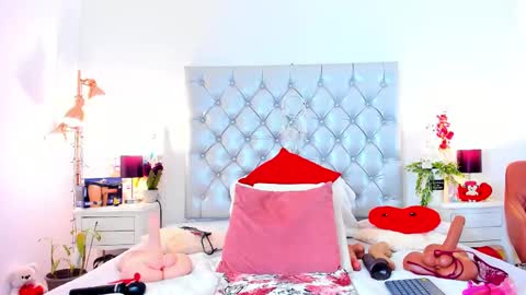 Snapshot of anaa_bellaa chatting on March 2025 01:07:01 PM anaa_bellaa online show from March 2025 01:07:01 PM