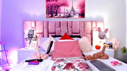 Snapshot of anaa_bellaa chatting on October 2025 01:03:02 PM anaa_bellaa online show from October 2025 01:03:02 PM