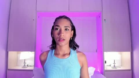 anaacollins_ online show from May 2026 12:01:01 PM