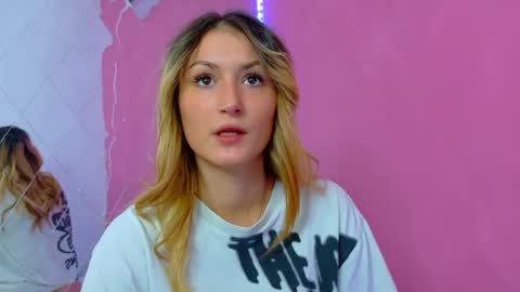 anaayss online show from October 2025 04:57:02 AM