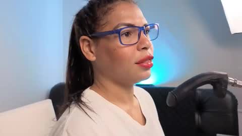 Snapshot of anabel693_ chatting on February 2026 02:14:01 PM Anabel Alice Gandara online show from February 2026 02:14:01 PM