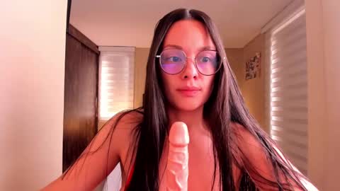 Anabel online show from January 2025 01:54:01 PM