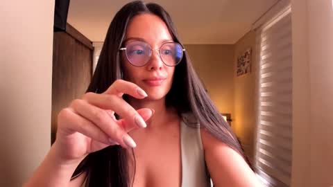 Anabel online show from March 2025 05:13:01 PM