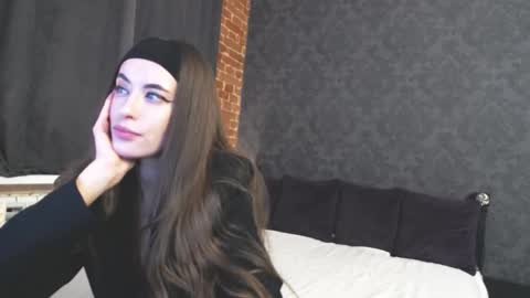 Anna online show from February 2025 06:02:02 PM