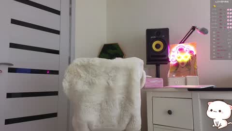 Annie  online show from January 2025 06:14:02 PM