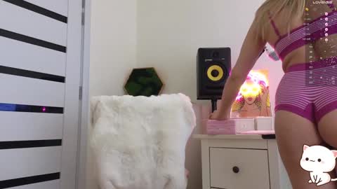 Annie  online show from January 2025 03:39:02 PM