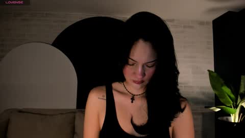 Ana  online show from October 2025 12:17:01 PM