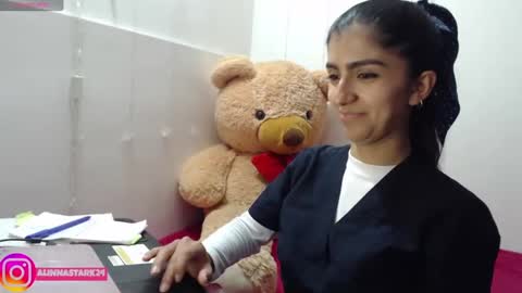 Anahi Browns online show from October 2025 09:25:02 PM