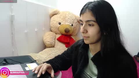 Anahi Browns online show from October 2025 10:09:02 PM