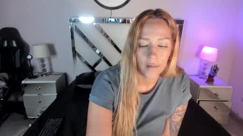 Anah Jones online show from February 2025 07:59:01 PM