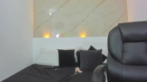 Anahii  online show from February 2025 12:26:01 AM