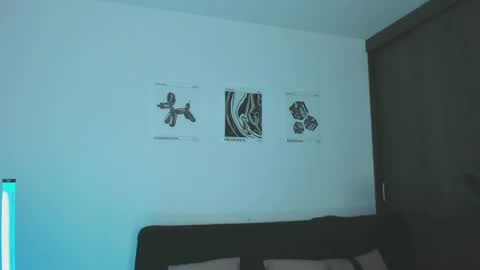      help me to get 100 thumps up  online show from February 2025 07:55:02 AM