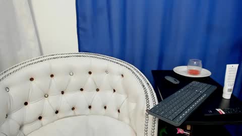 analia18  online show from January 2025 03:18:02 PM