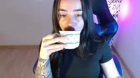 ana 3 online show from November 2025 01:27:02 AM