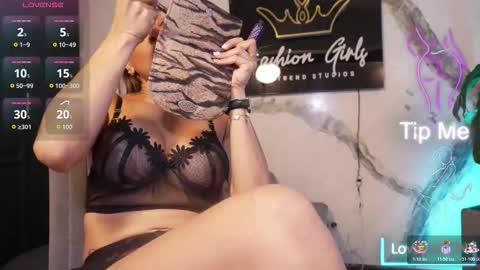 ana online show from November 2025 01:00:02 PM