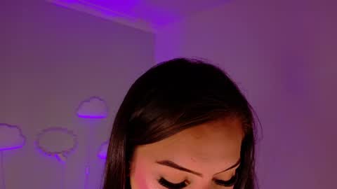 Snapshot of anavicc__ chatting on June 2026 09:33:02 AM Kendra online show from June 2026 09:33:02 AM