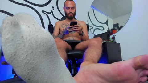 Andrs   -                   online show from October 2025 12:44:01 AM