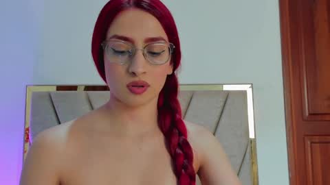 Andra Cyrus online show from January 2025 12:07:02 PM