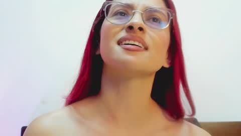 Andra Cyrus online show from February 2025 11:38:02 AM