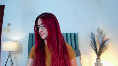 Andra Cyrus online show from March 2025 05:39:02 PM