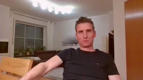 Snapshot of andre029 chatting on April 2026 05:51:01 PM Name online show from April 2026 05:51:01 PM