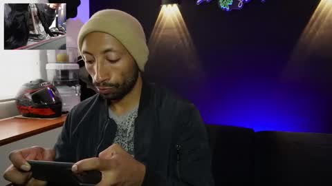 Snapshot of andre_boulleau chatting on February 2025 05:40:02 PM Andre online show from February 2025 05:40:02 PM