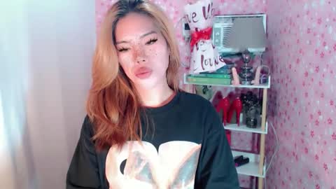 andrea06121998 online show from December 2025 03:11:01 AM