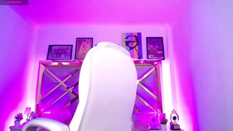 Andrea Bloomix online show from September 2025 04:07:01 PM