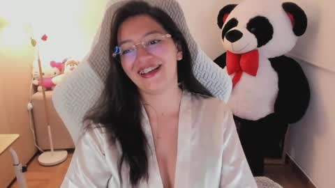 Snapshot of andrea_bonnie chatting on March 2026 12:15:02 AM andrea_bonnie online show from March 2026 12:15:02 AM