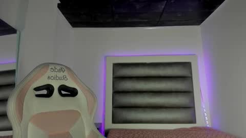 Snapshot of andrea_brunette_ chatting on September 2025 08:27:01 AM andrea_brunette_ online show from September 2025 08:27:01 AM