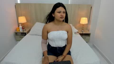 Snapshot of andrea_caicedo chatting on October 2025 07:31:01 PM Andrea Caicedo online show from October 2025 07:31:01 PM