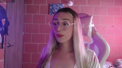 Andrea  online show from April 2026 01:28:02 PM