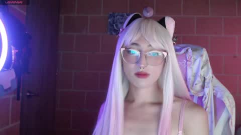 Andrea  online show from April 2026 06:14:02 PM