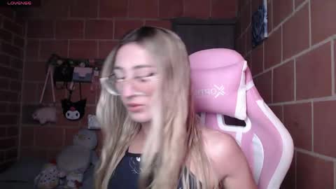 Andrea  online show from May 2026 04:14:02 PM