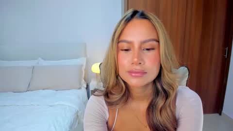 andrea online show from September 2025 11:08:01 PM