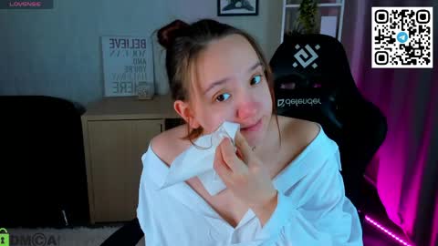 Snapshot of andrea_svel chatting on April 2026 12:54:02 AM Andrea hereGMT7Mon Tue Wen ThFri Sat Su 0300am-0900am. online show from April 2026 12:54:02 AM