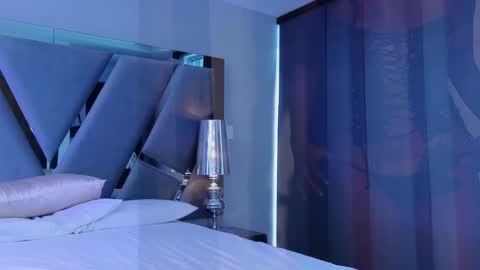    online show from December 2024 04:27:02 PM