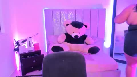 andreaakinky online show from October 2025 08:24:02 AM