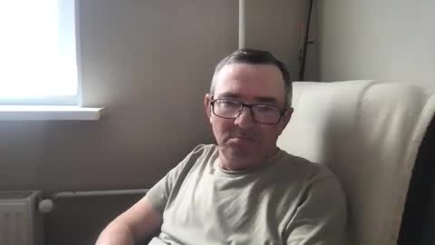 Snapshot of andreass60 chatting on May 2026 01:54:02 PM andreass60 online show from May 2026 01:54:02 PM